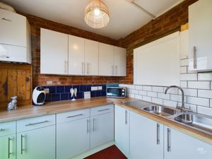 kitchen - click for photo gallery